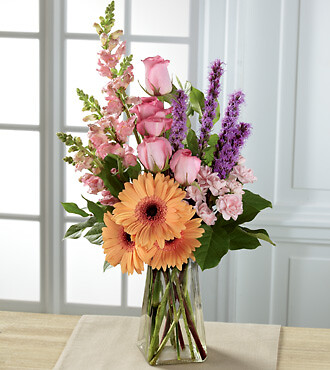 Blushing Invitations Bouquet